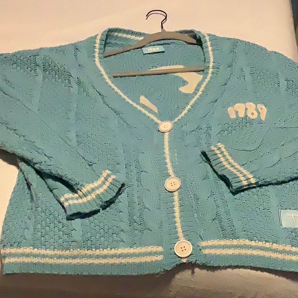 Taylor swift 1989 cardigan